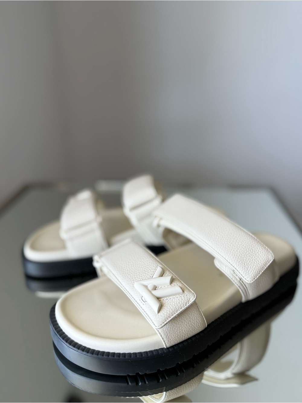 New Louis Vuitton LV Sunset Flat Comfort Sandal 37.5 - Picture 2 of 8